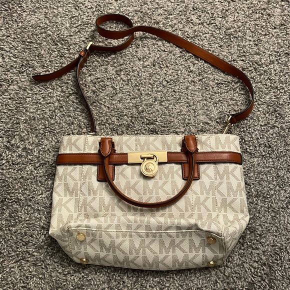 Michael Kors Handbags - Michael Kors Purse